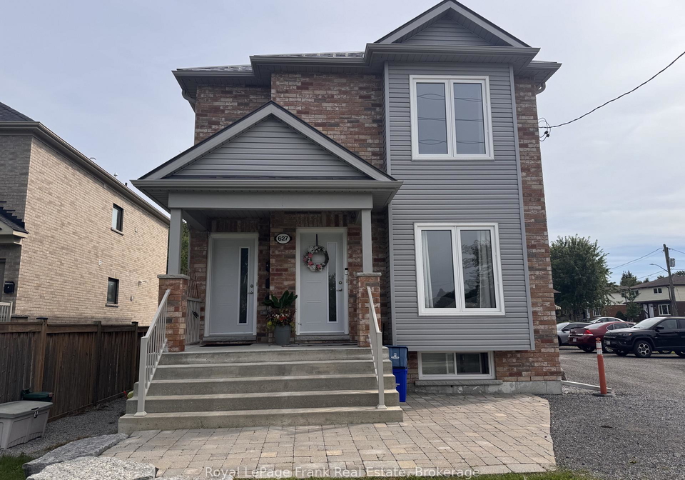 627-bloor-street-e-oshawa-ontario-e13761282