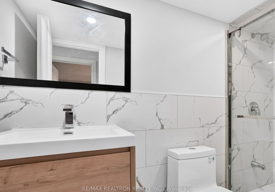 32-whitlock-crescent-ajax-ontario-e13761318