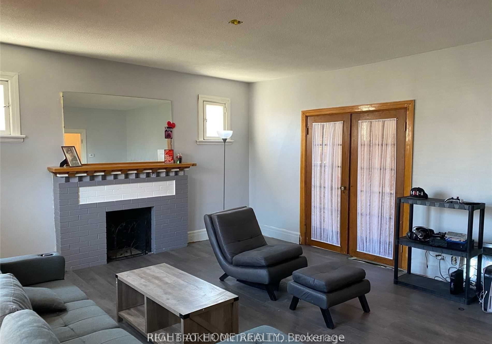 210-mary-street-n-oshawa-ontario-e13761346