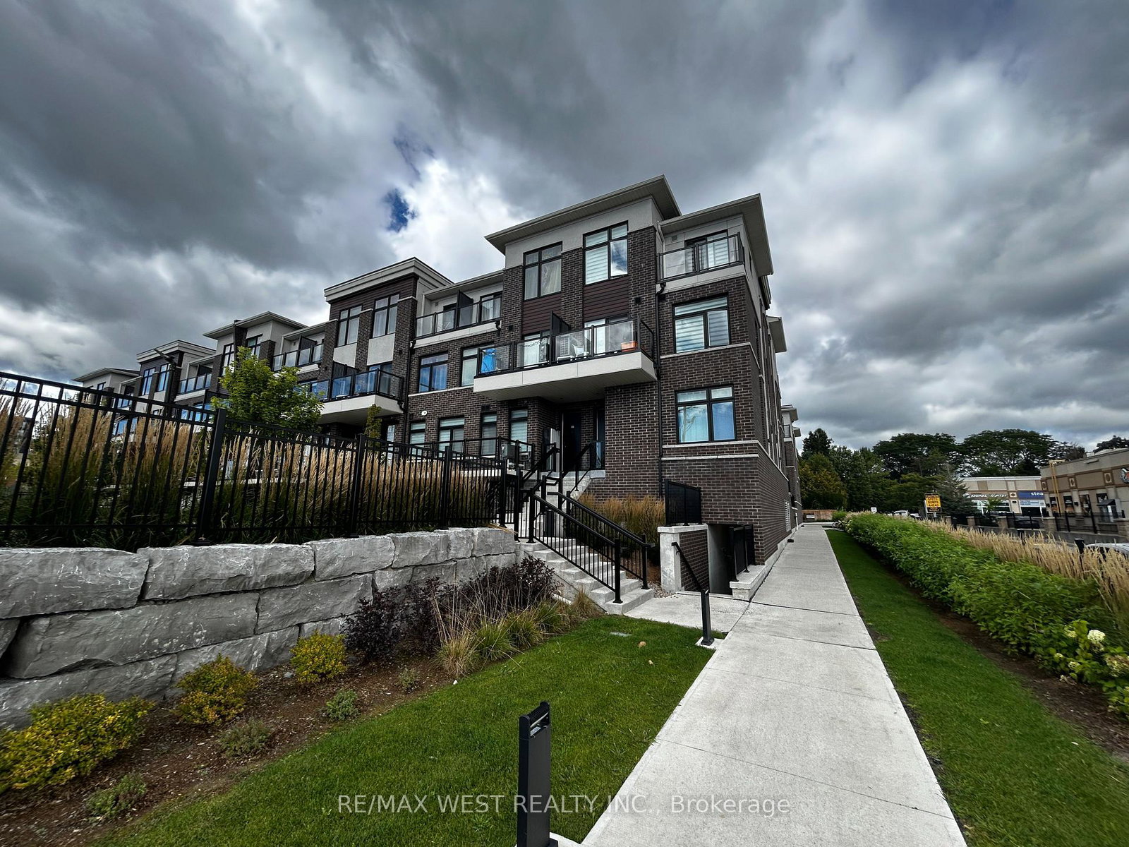 755-omega-drive-pickering-ontario-e13762190