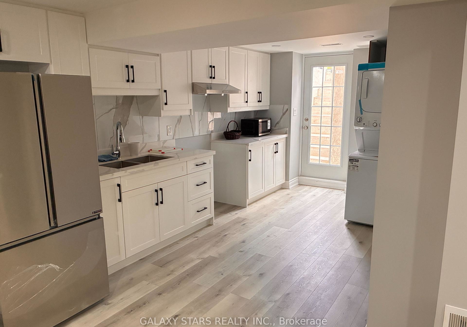 18-keeble-crescent-ajax-ontario-e13762716