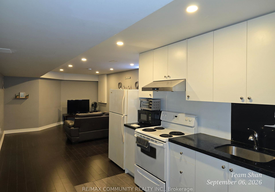 18-bobcat-terrace-toronto-scarborough-ontario-e13763840