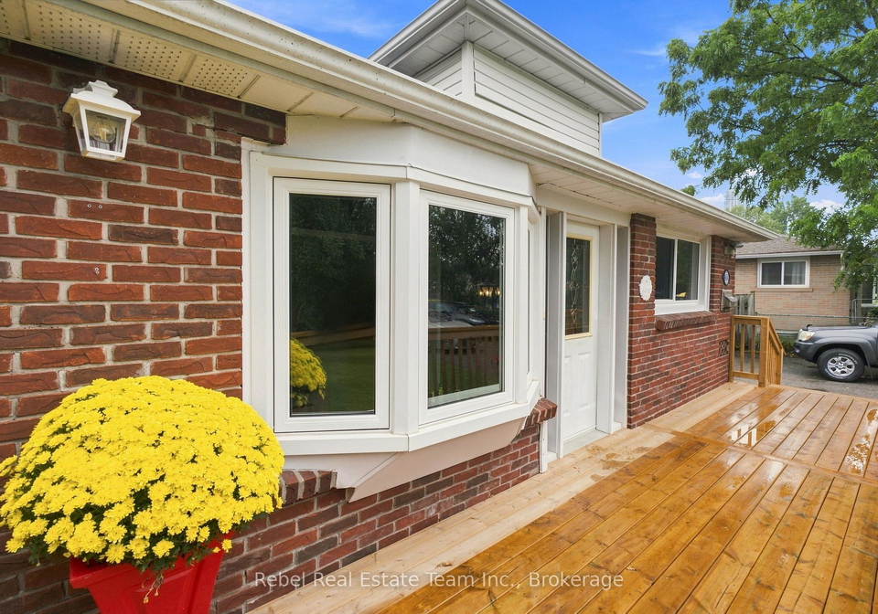 888-890-liverpool-road-pickering-ontario-e13765916