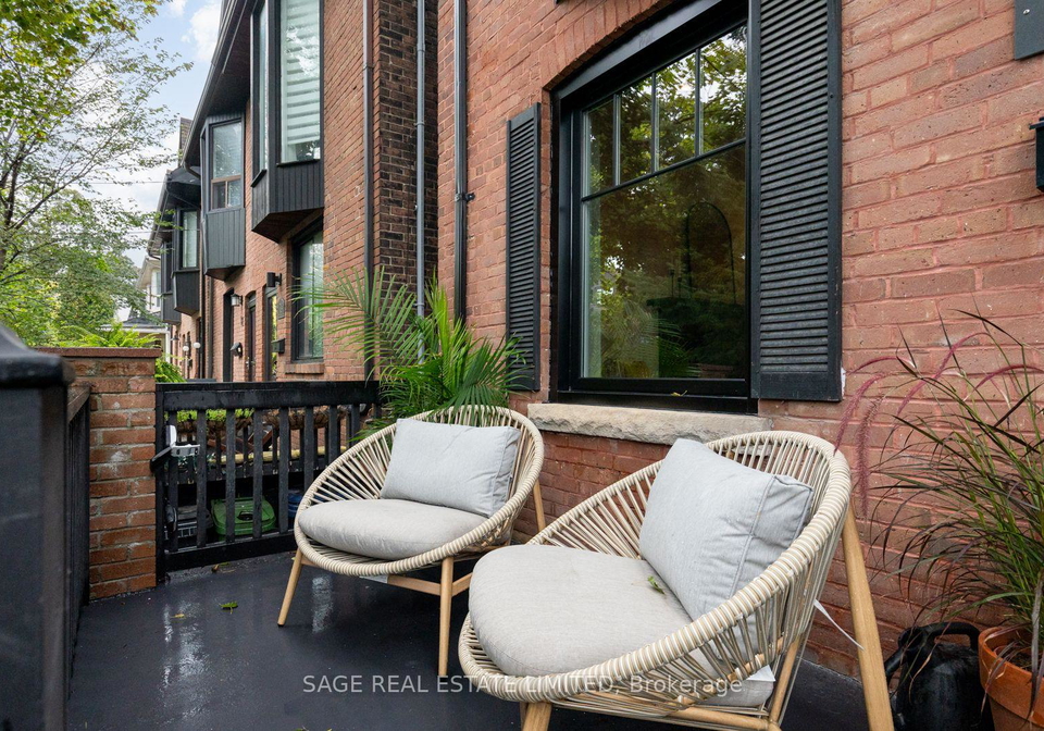11-bertmount-avenue-toronto-toronto-ontario-e13766314