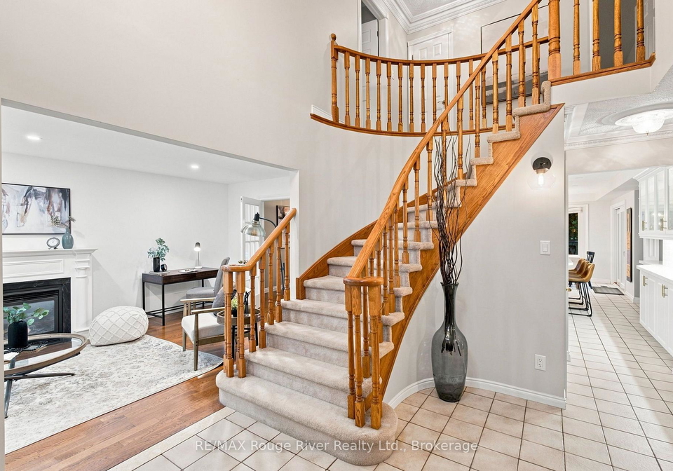 7-lyndhurst-crescent-whitby-ontario-e13768924