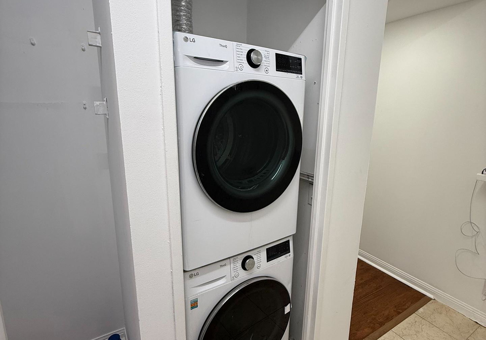 8-lee-centre-drive-toronto-scarborough-ontario-e13769290