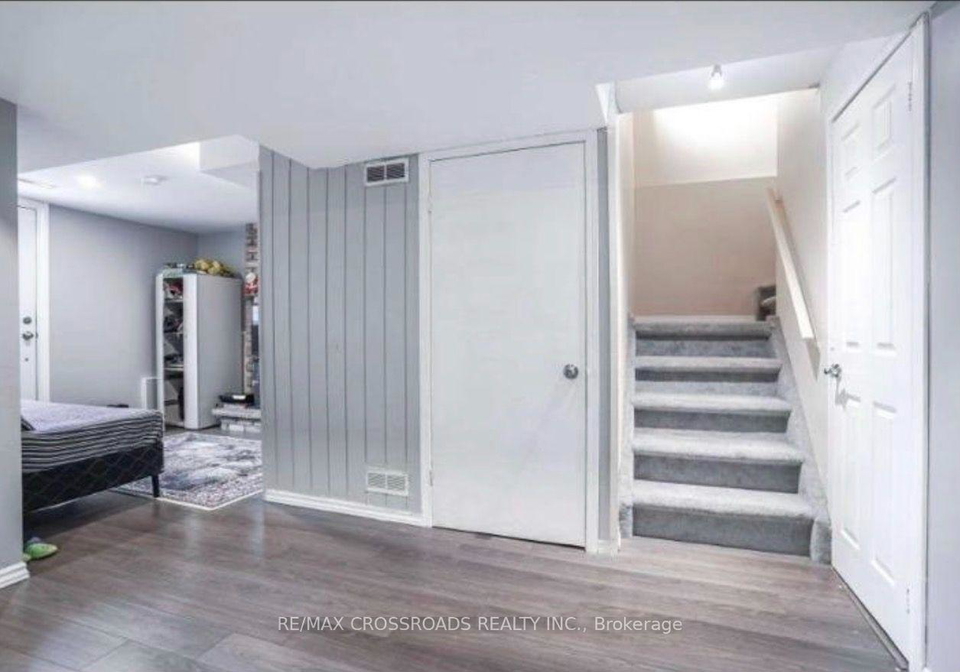 98-kirby-crescent-whitby-ontario-e13769662