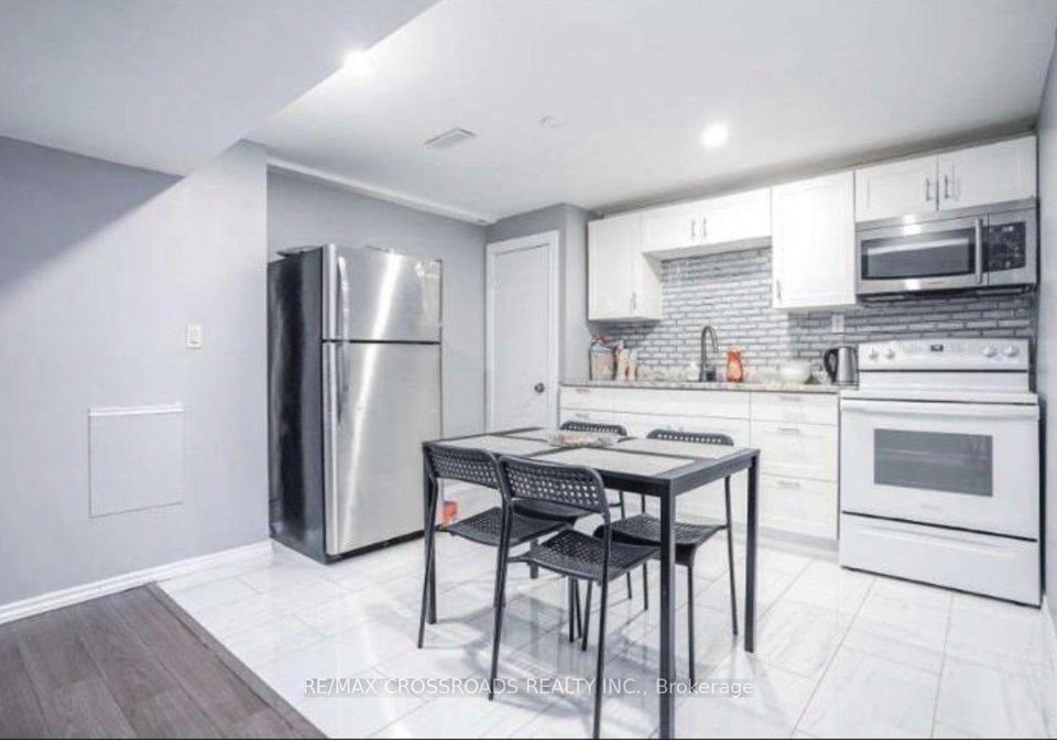 98-kirby-crescent-whitby-ontario-e13769662