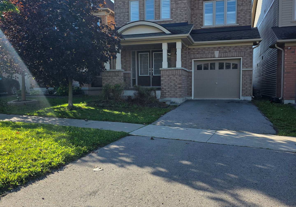 215-windfields-farm-drive-oshawa-ontario-e13769714