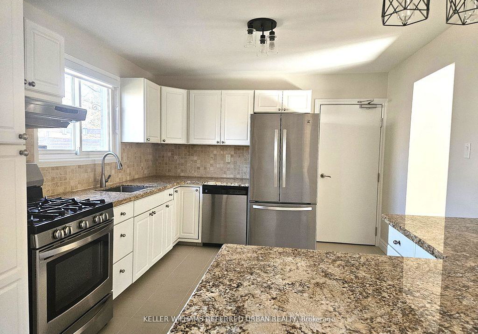 976-timmins-gardens-pickering-ontario-e13770124