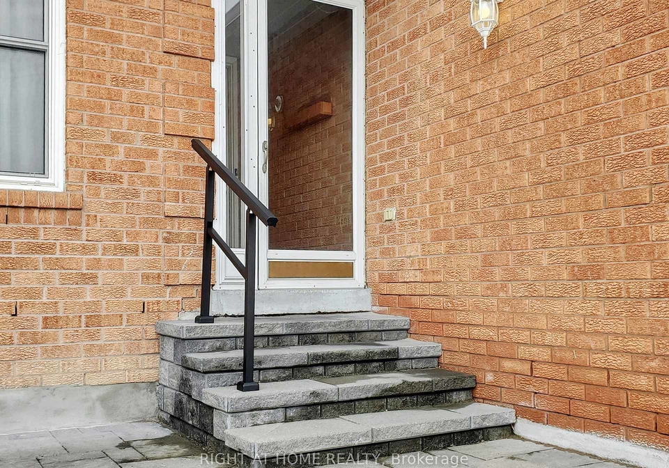 531-steeple-hill-pickering-ontario-e13770366