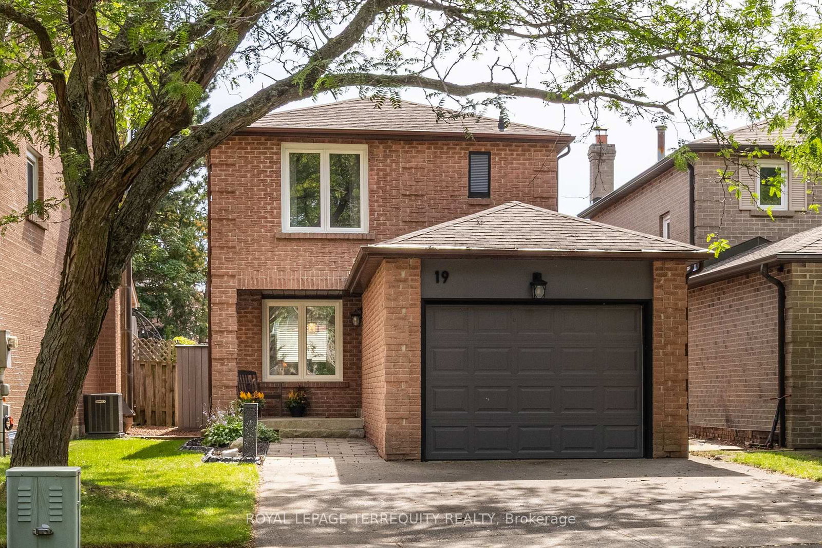 19-brocklesby-crescent-ajax-ontario-e13770920