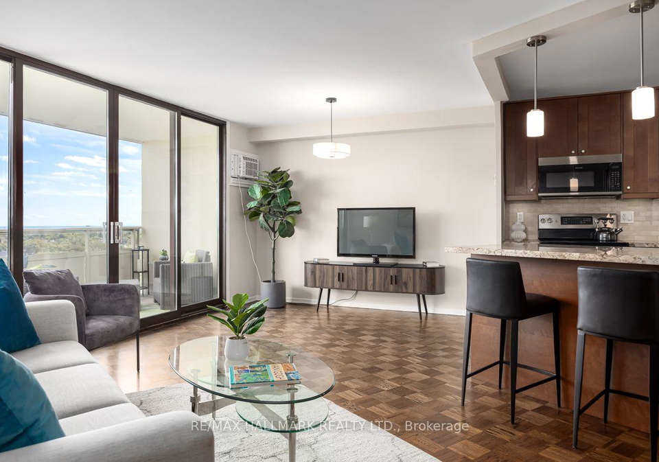 980-broadview-avenue-toronto-east-york-ontario-e13771048