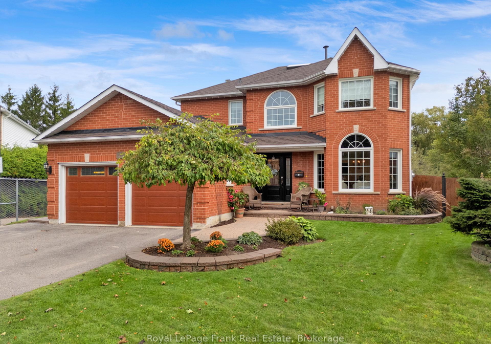 37-living-court-clarington-ontario-e13771324