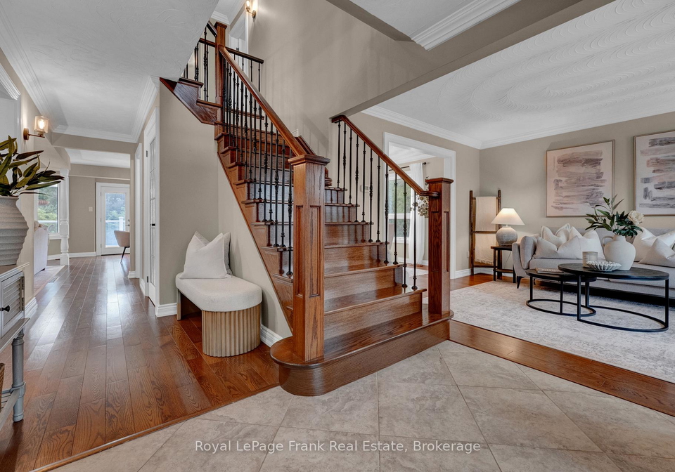 37-living-court-clarington-ontario-e13771324