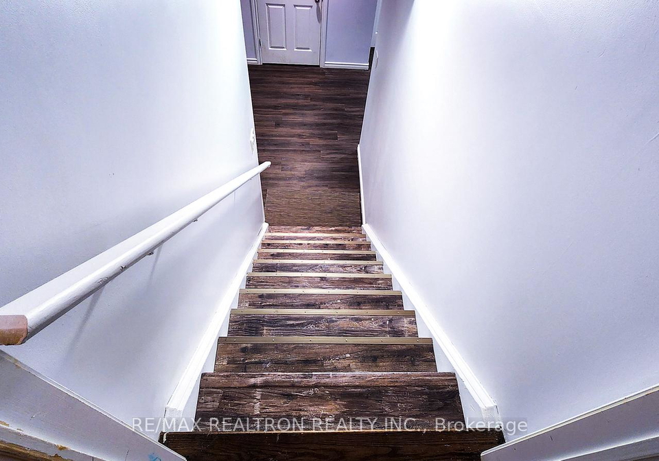 24-bignell-crescent-ajax-ontario-e13771672