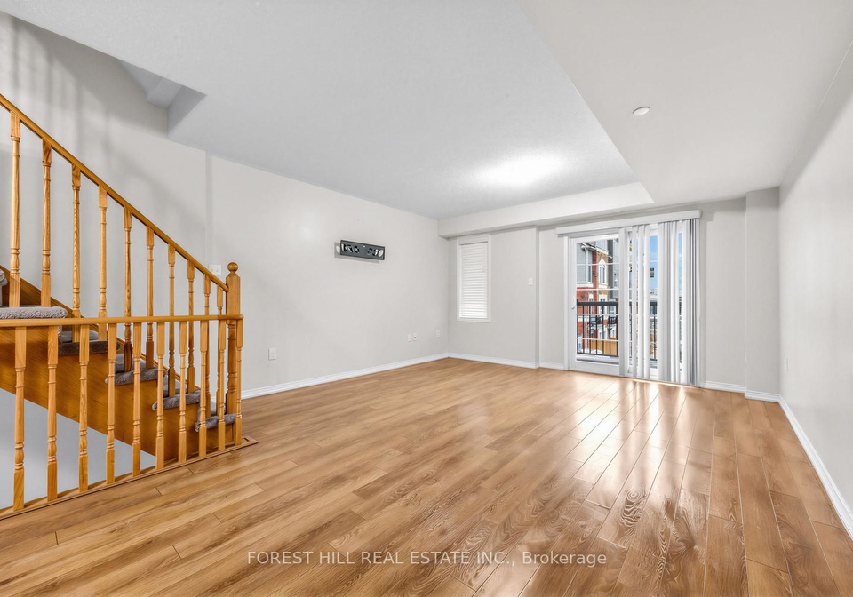 2516-rosedrop-path-oshawa-ontario-e13772042