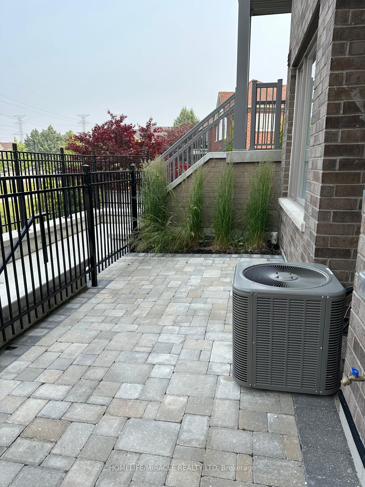 1525-kingston-road-pickering-ontario-e13772188