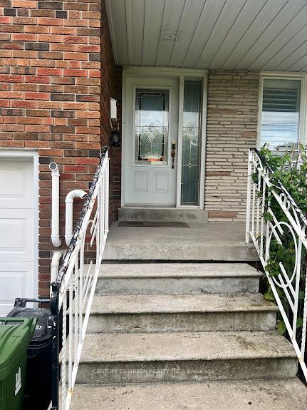 566-pharmacy-avenue-toronto-scarborough-ontario-e13773352