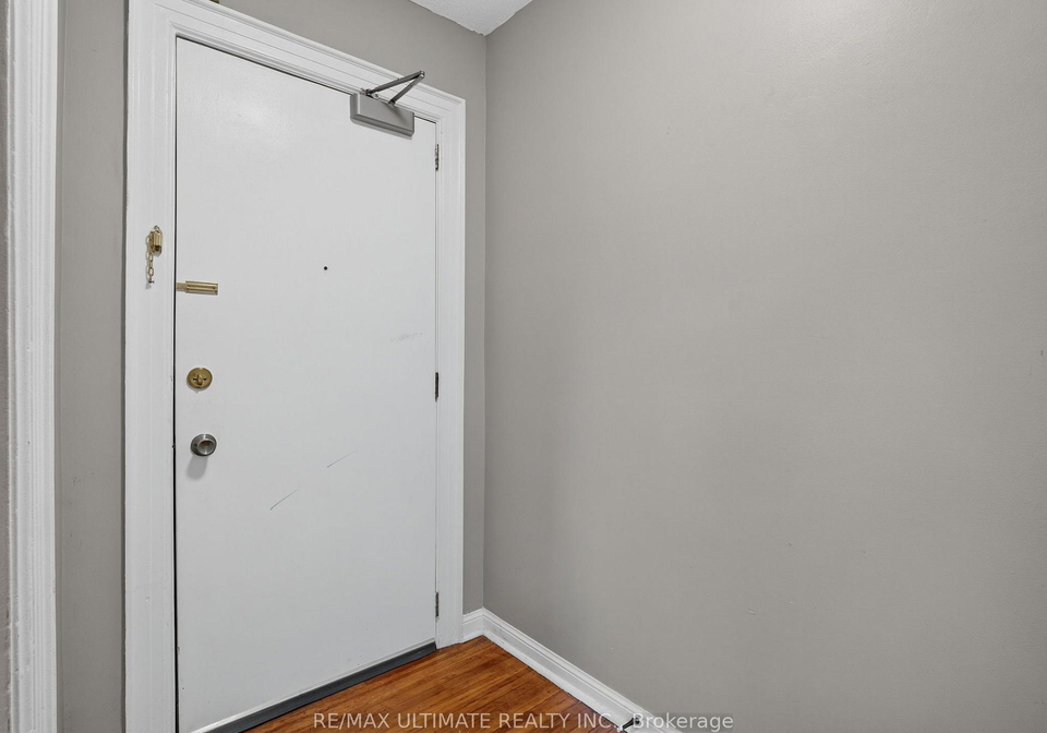 2360-queen-street-e-toronto-toronto-ontario-e13774646