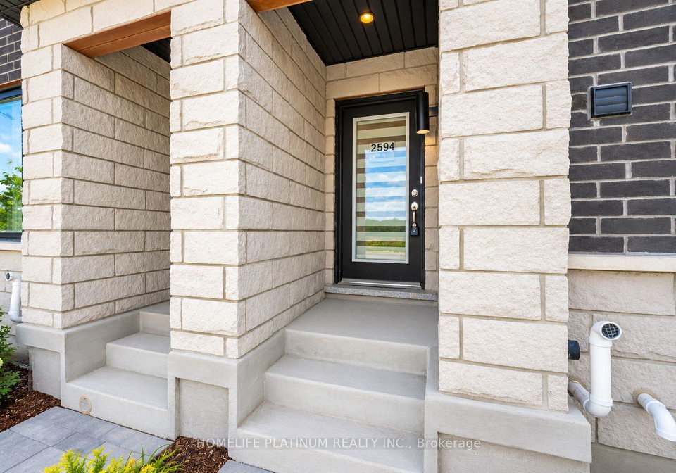 2594-castlegate-crossing-pickering-ontario-e13774854