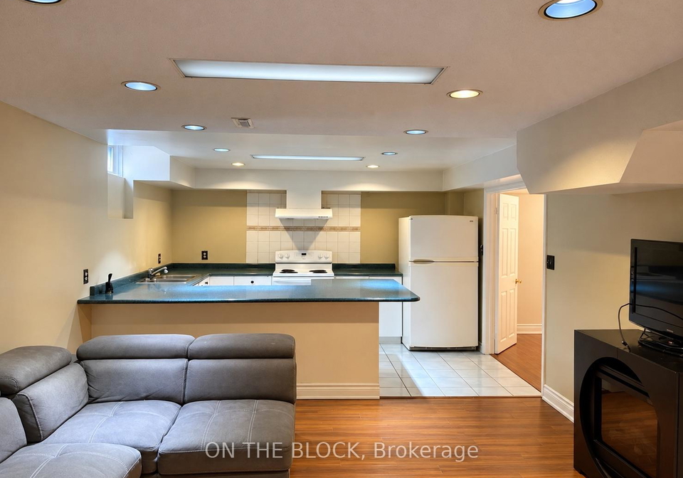 70-dalmatian-crescent-toronto-scarborough-ontario-e13775614