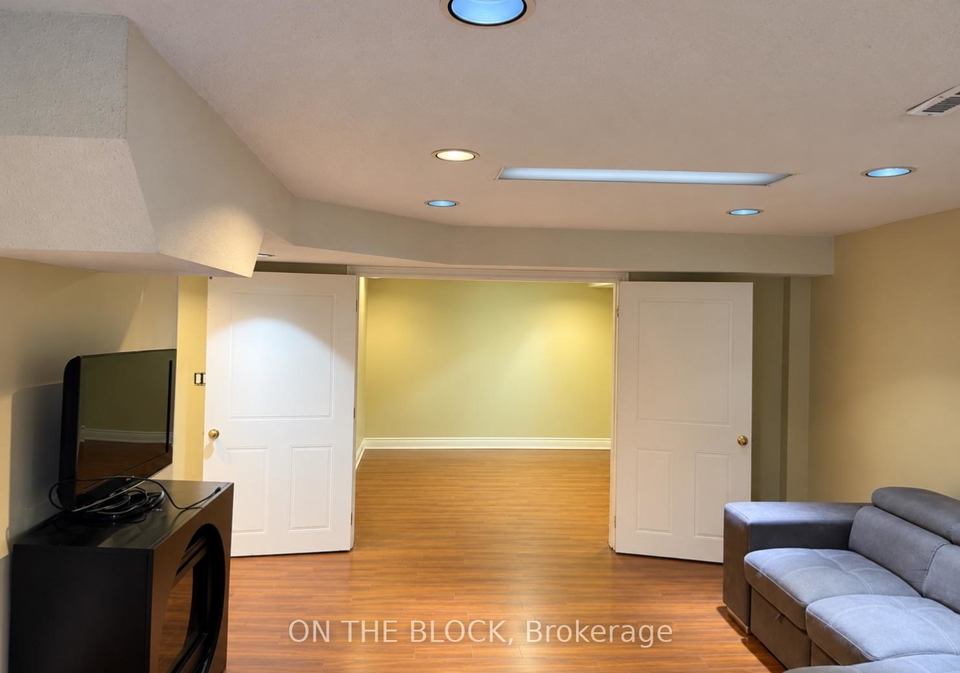 70-dalmatian-crescent-toronto-scarborough-ontario-e13775614