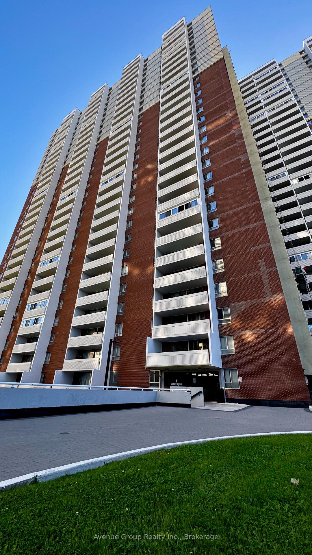 1-massey-square-toronto-east-york-ontario-e13775866