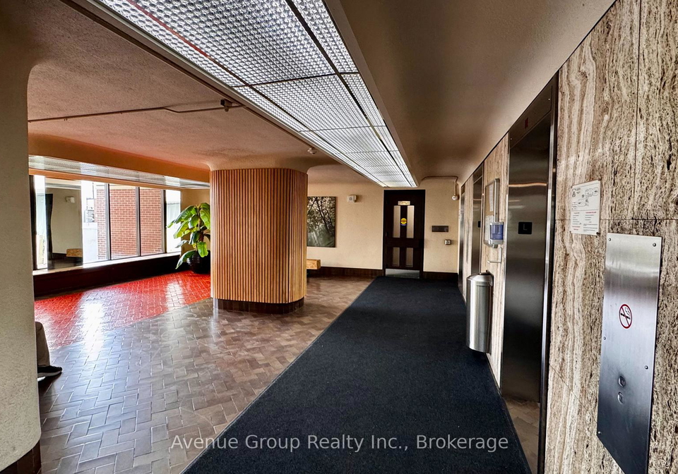 1-massey-square-toronto-east-york-ontario-e13775866