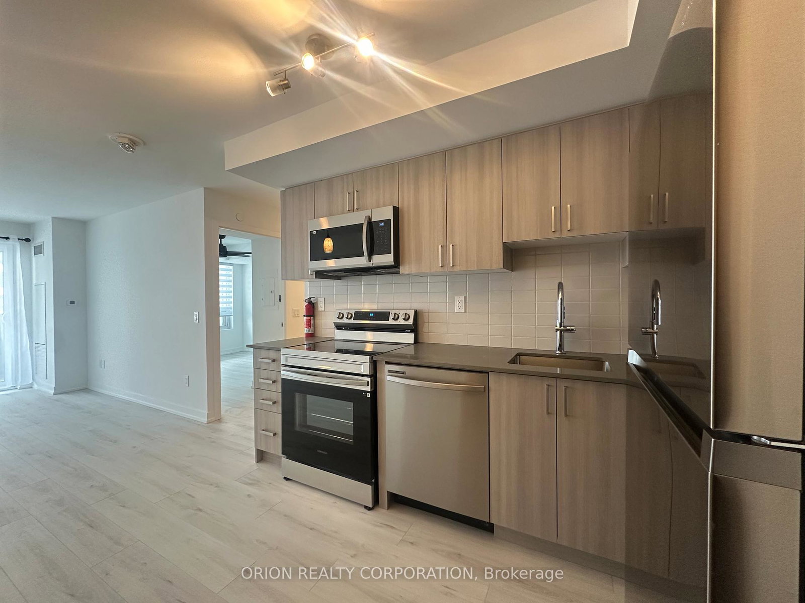 1435-celebration-drive-pickering-ontario-e13776342