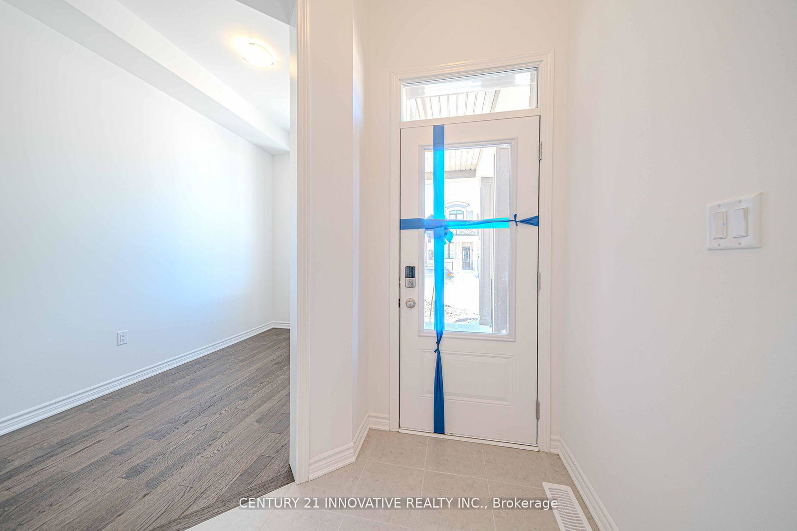 1849-passionfruit-grove-pickering-ontario-e13776640
