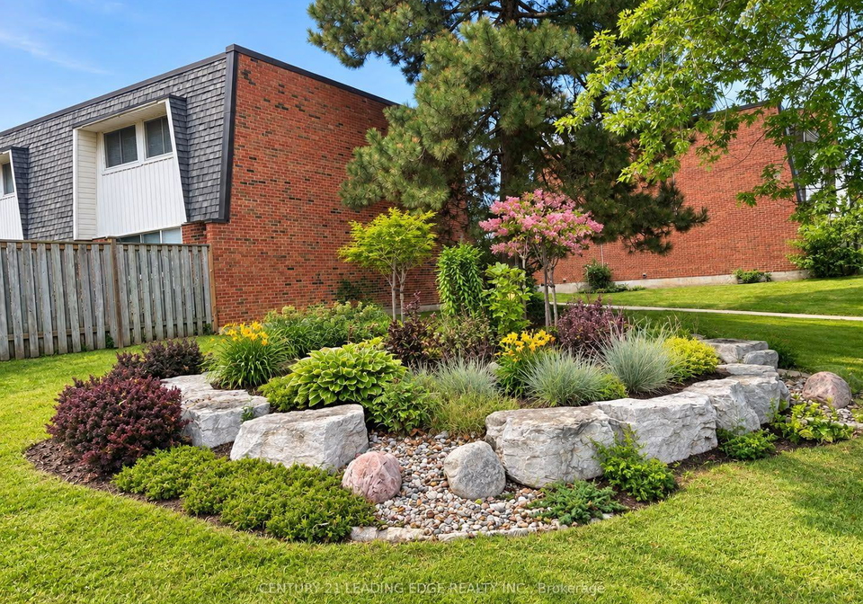 deacon-lane-ne-ajax-ontario-e13776790