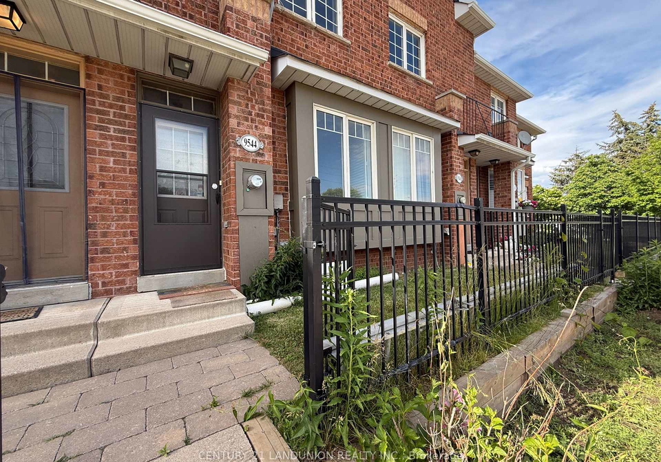 9544-sheppard-avenue-e-toronto-scarborough-ontario-e13777792