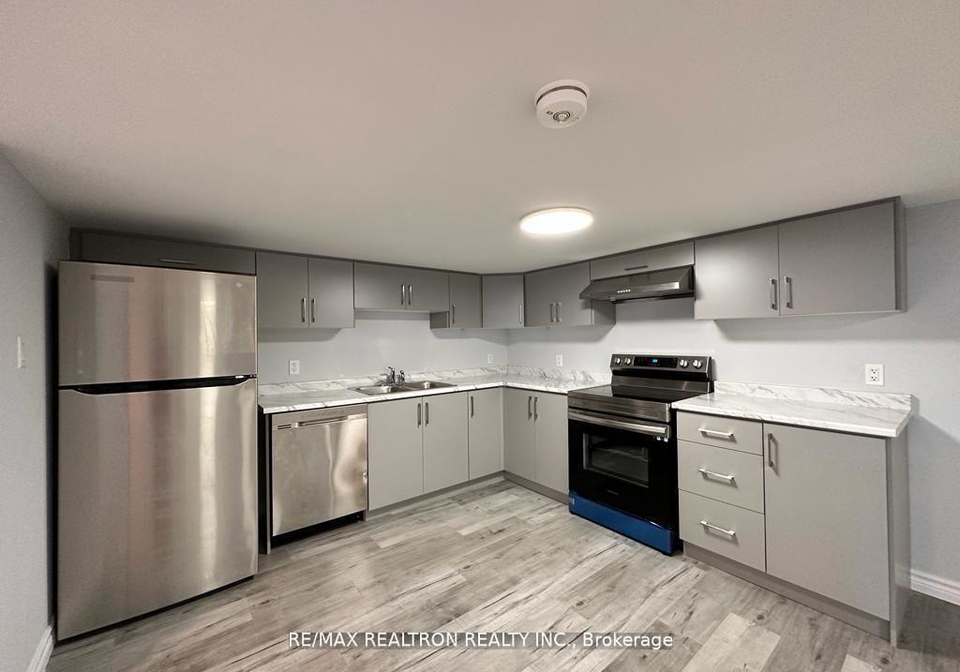 223-cochrane-st-bsmt-street-whitby-ontario-e13780472