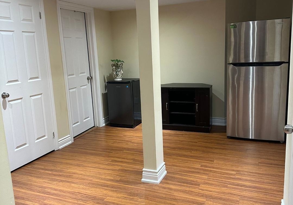 11-clair-avenue-whitby-ontario-e13780532