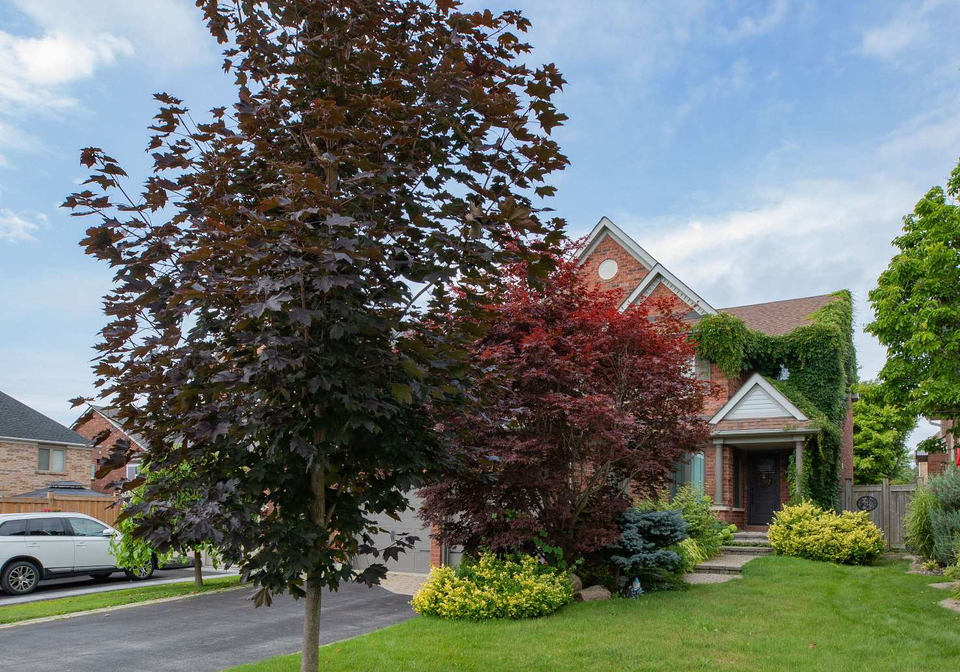 18-windbreak-crescent-whitby-ontario-e13782248