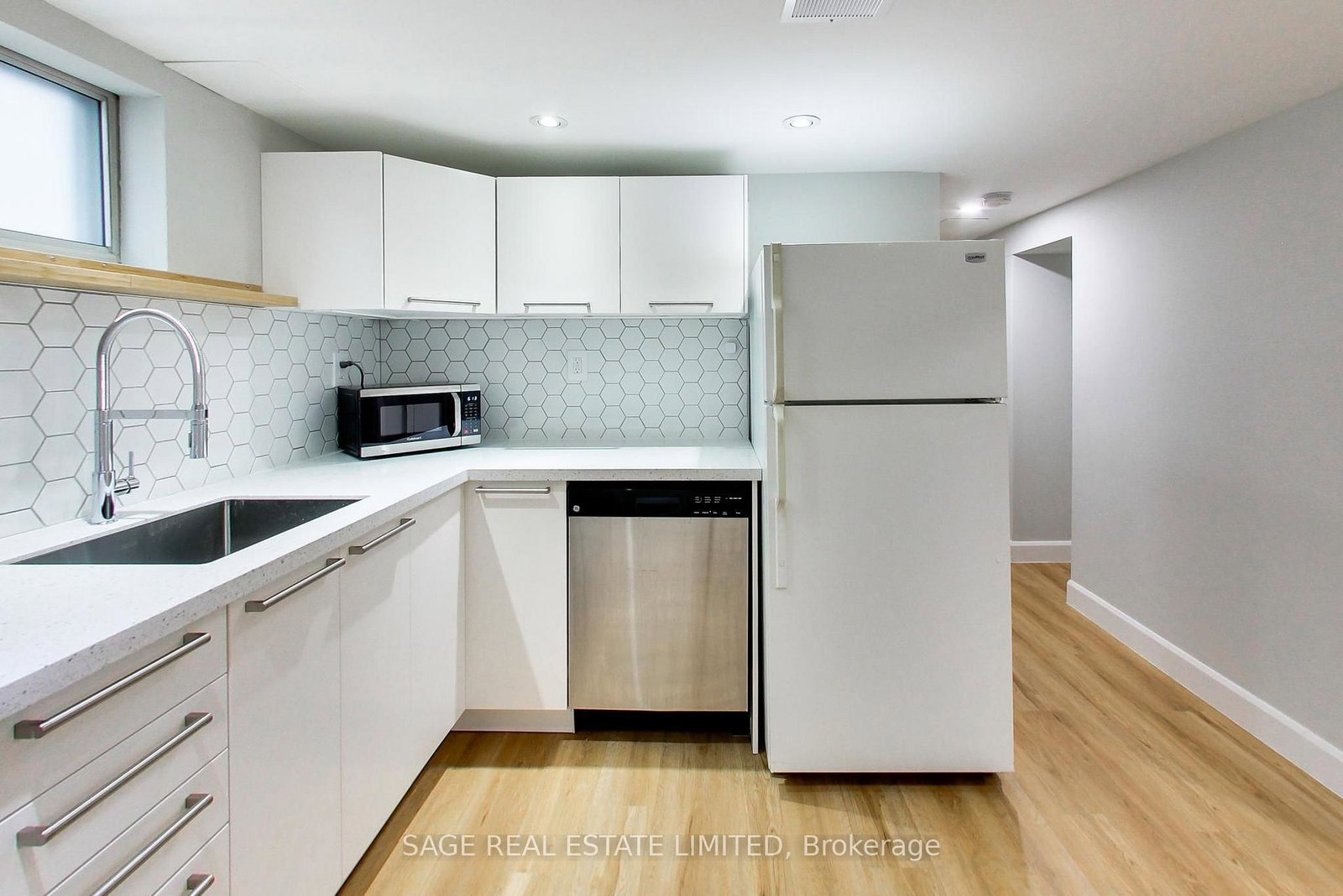 2505-gerrard-street-e-toronto-scarborough-ontario-e13782734