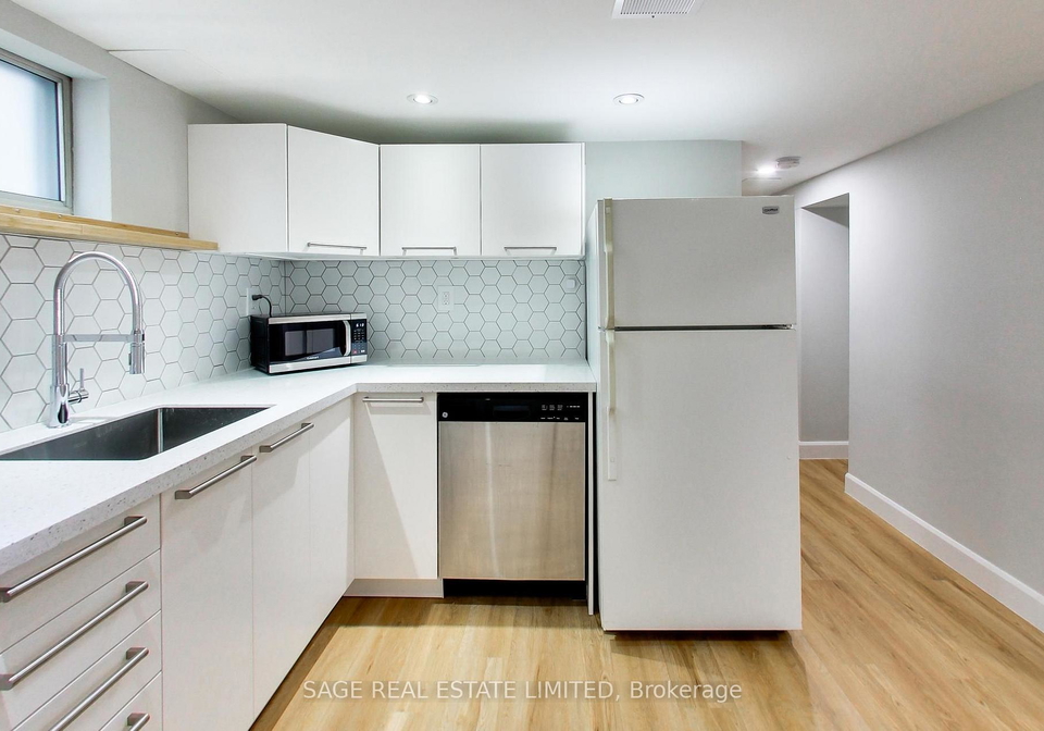 2505-gerrard-street-e-toronto-scarborough-ontario-e13782734