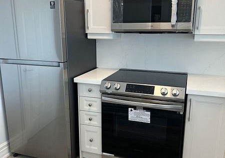 3231-eglinton-avenue-e-toronto-scarborough-ontario-e13783156