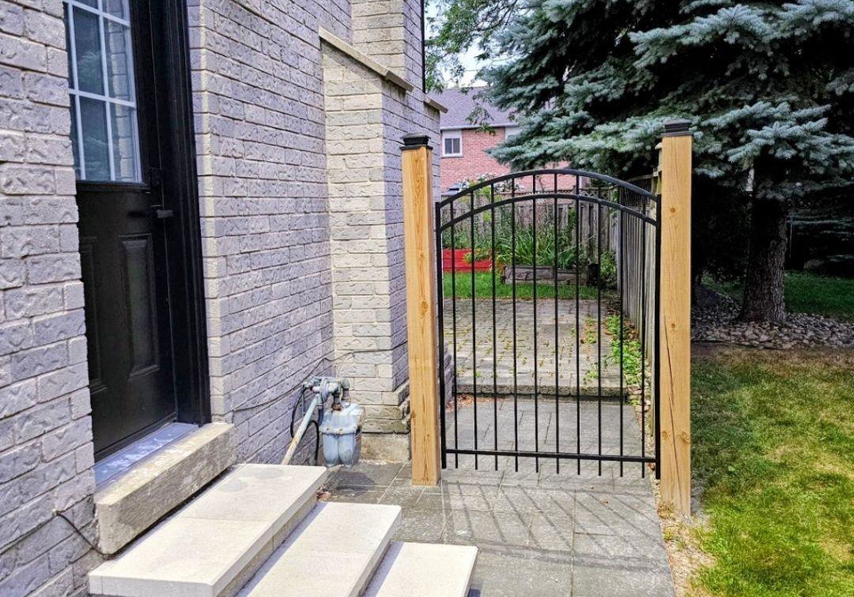 16-bentonwood-crescent-whitby-ontario-e13783244
