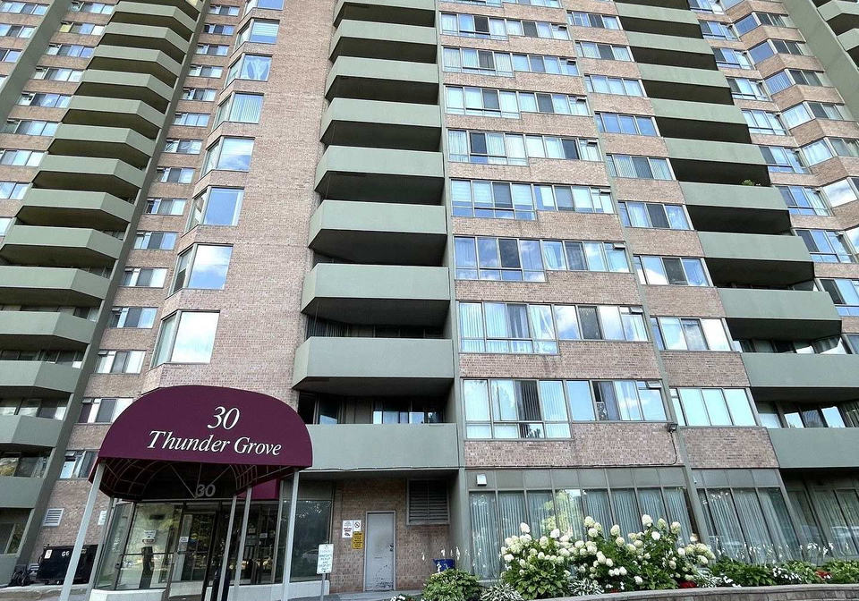 30-thunder-grove-toronto-scarborough-ontario-e13783550