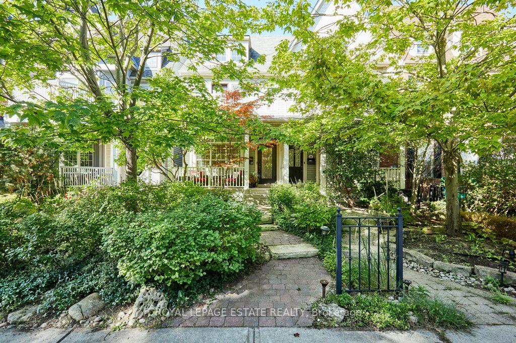 32-joseph-duggan-road-toronto-toronto-ontario-e13783954