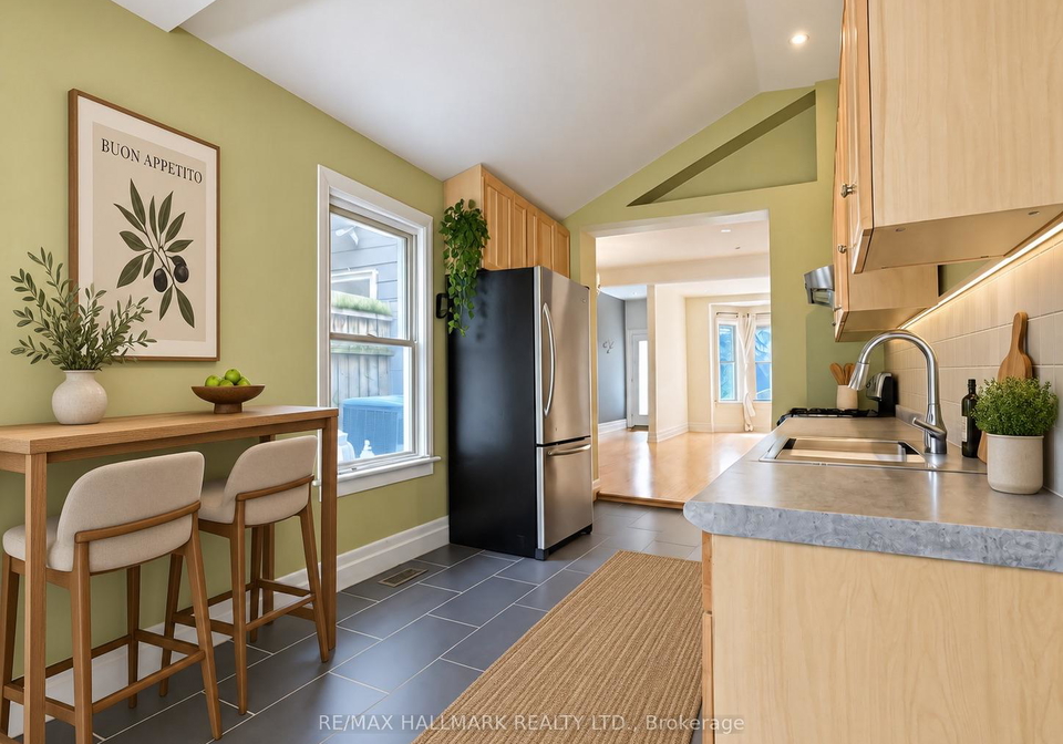 193-boulton-avenue-toronto-toronto-ontario-e13784436