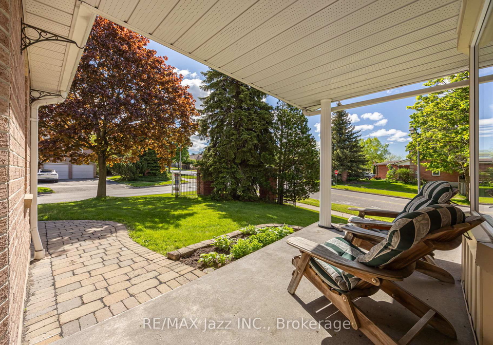 2-coomer-crescent-ajax-ontario-e13784704