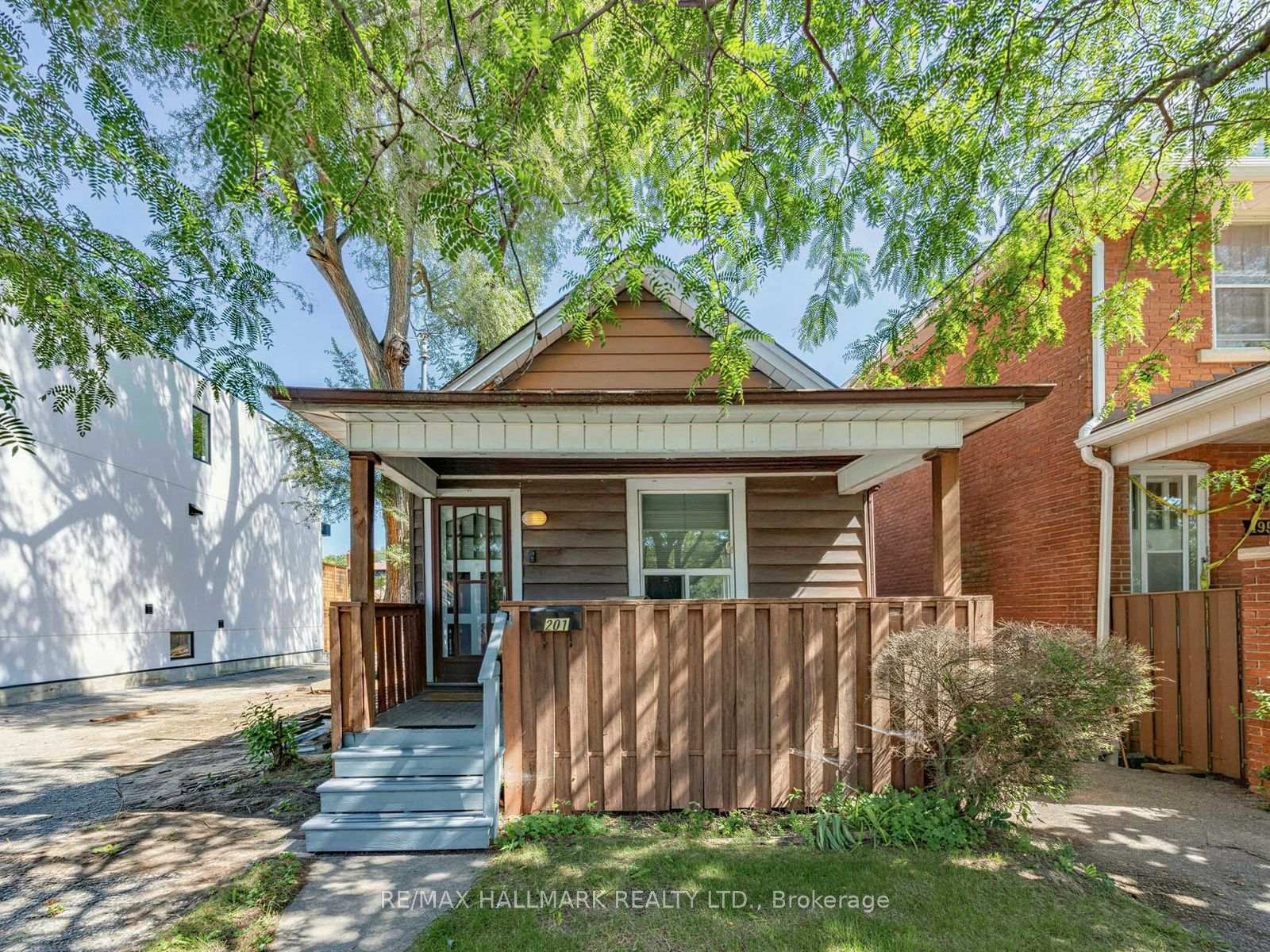 201-linsmore-crescent-toronto-east-york-ontario-e13784746