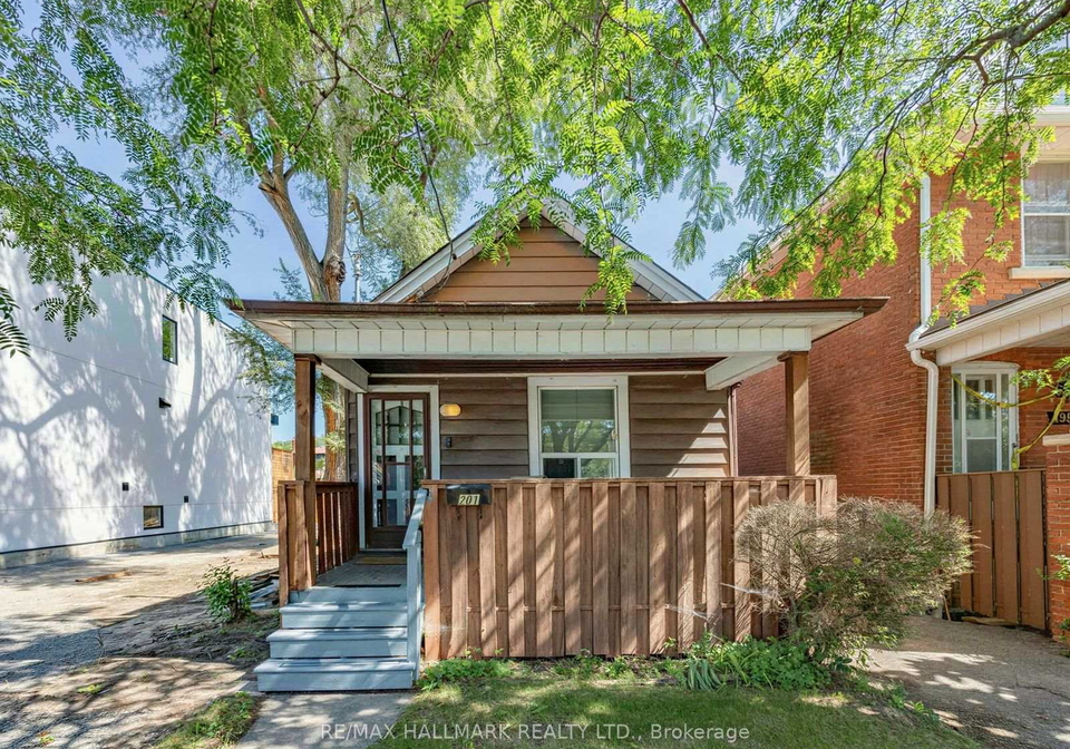 201-linsmore-crescent-toronto-east-york-ontario-e13784746