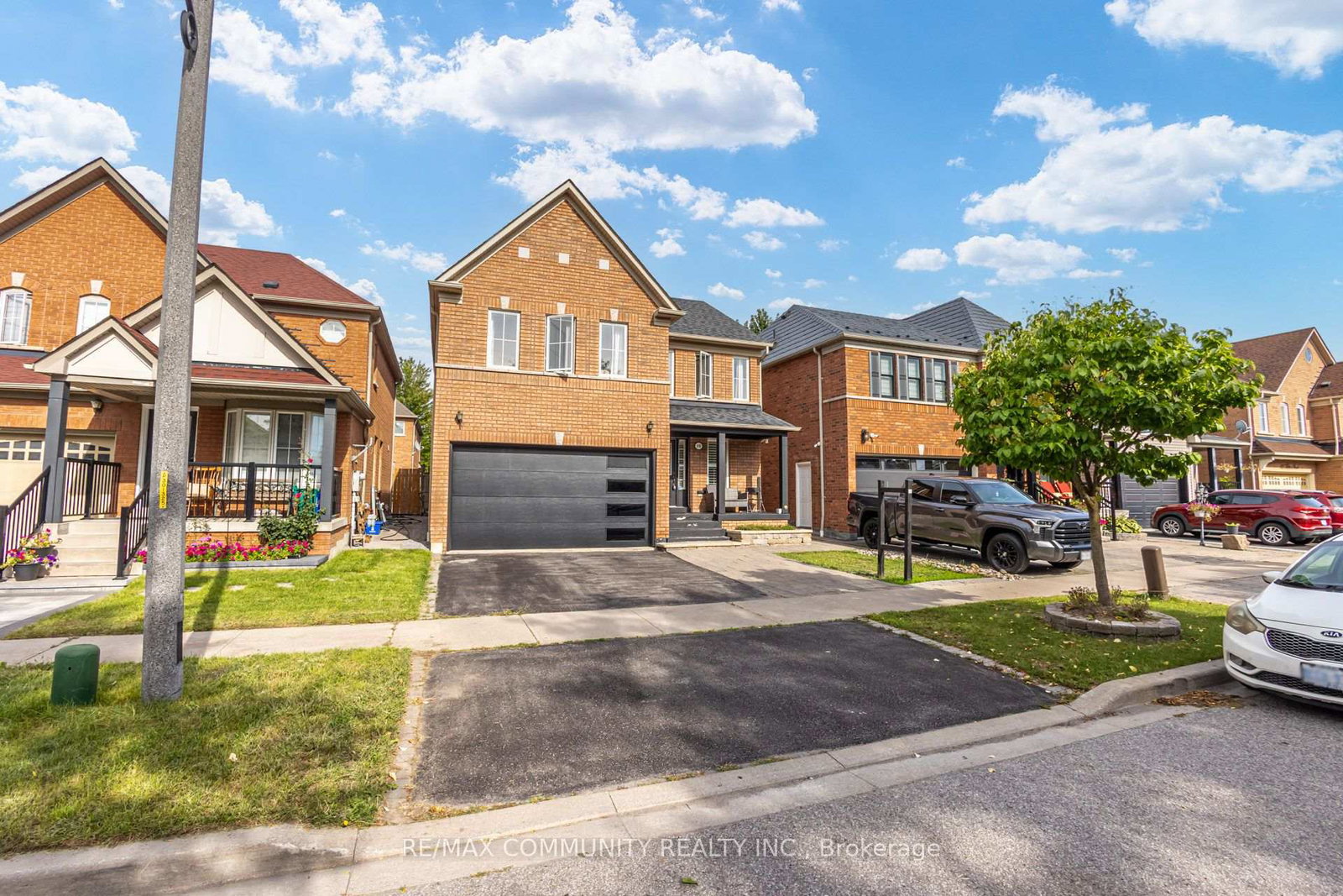 19-tiller-street-ajax-ontario-e13785238