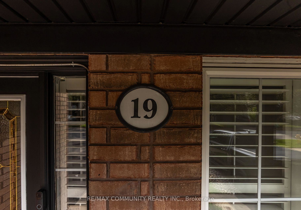 19-tiller-street-ajax-ontario-e13785238