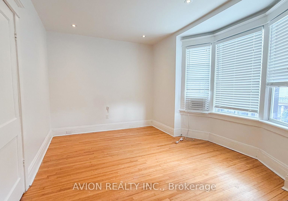 773-pape-avenue-toronto-east-york-ontario-e13786468