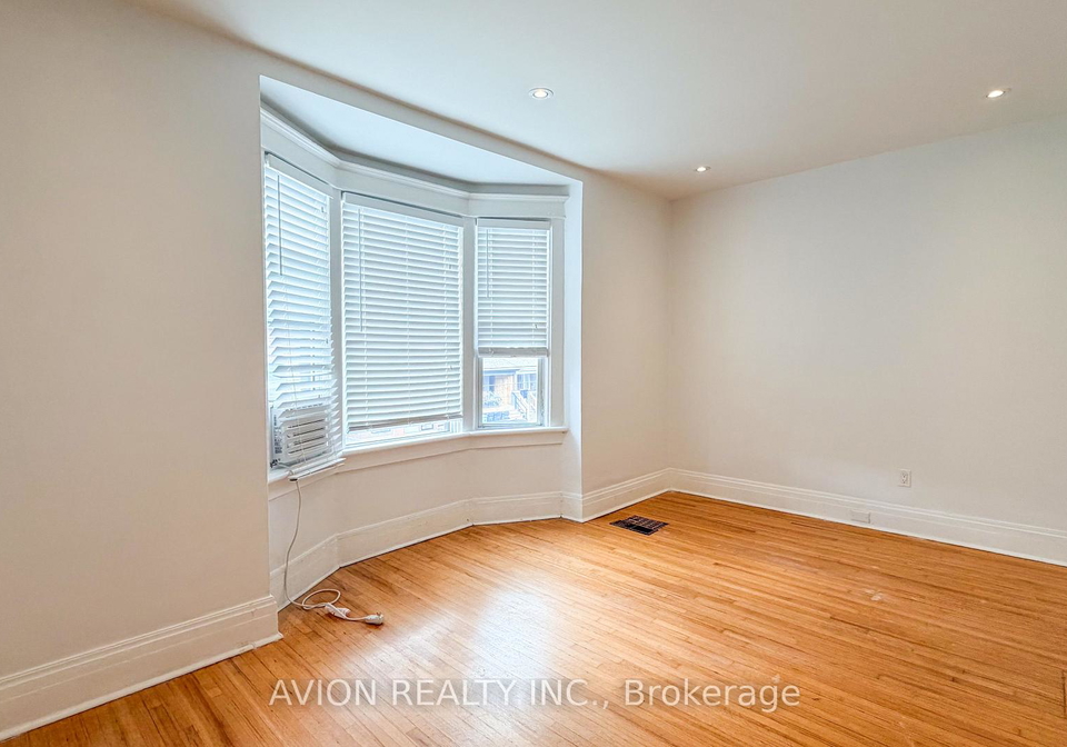 773-pape-avenue-toronto-east-york-ontario-e13786468